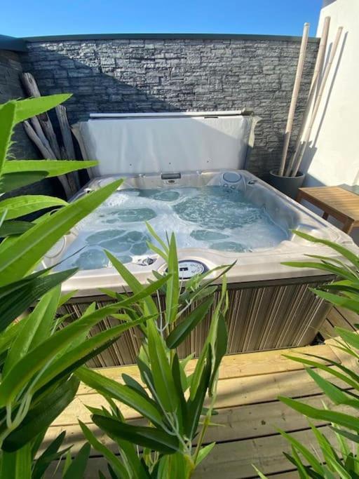 Villa Avec Jacuzzi Proche De La Mer Et Du Centre Barbatre Ngoại thất bức ảnh
