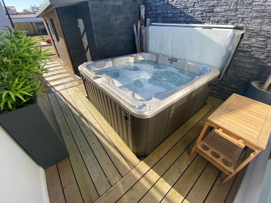 Villa Avec Jacuzzi Proche De La Mer Et Du Centre Barbatre Ngoại thất bức ảnh